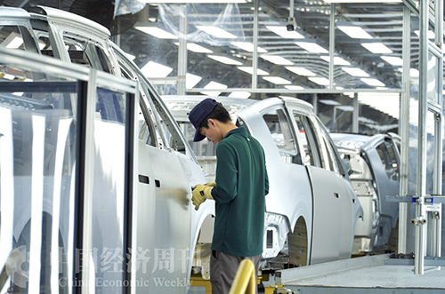 理想汽車“超級(jí)大腦” 驅(qū)動(dòng)智能工廠革命，引領(lǐng)小車銷售新未來(lái)